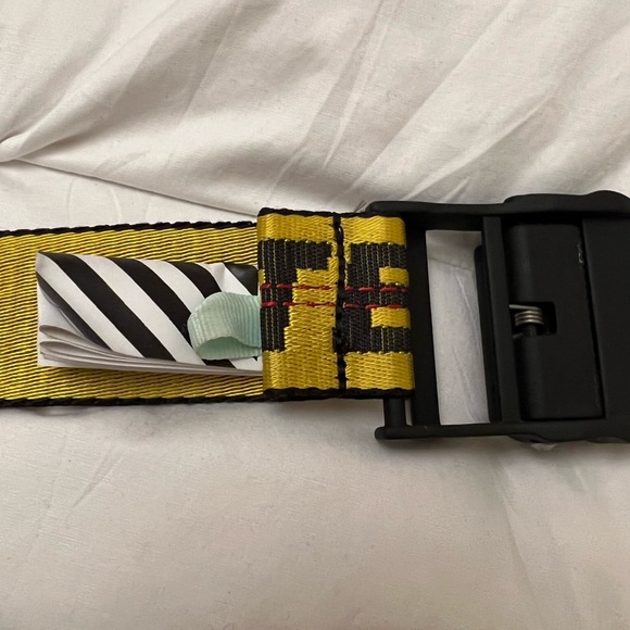 ⚠️Classic Industrial Belt
 "Off-White BELT" carved on buckle. 💯 authentic ! - Picture 6 of 7